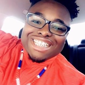 Meet your Posher, Emmanuel